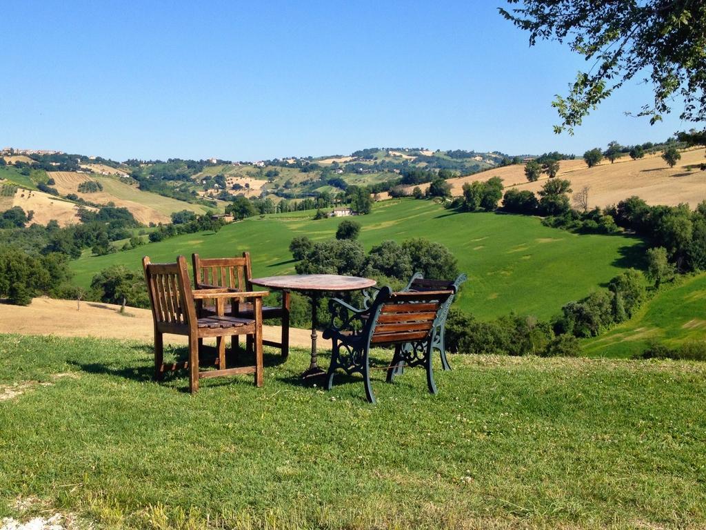 Bed and Breakfast Casale Delle Rondini Толентино Экстерьер фото