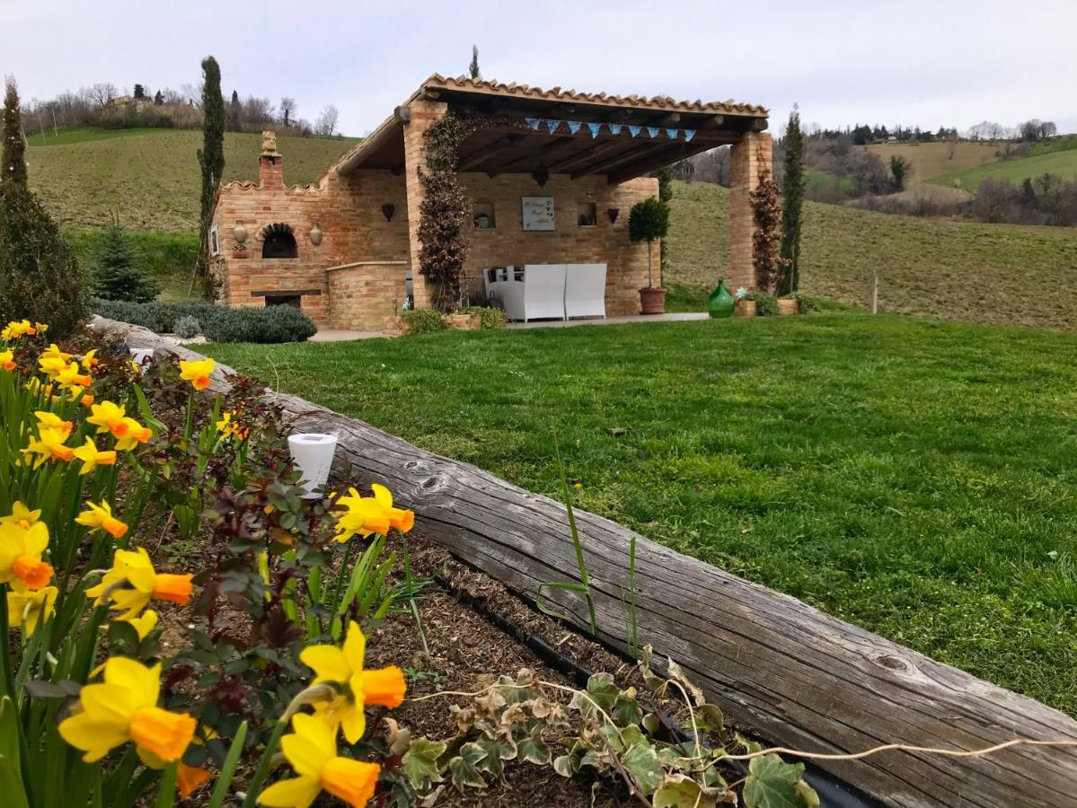 Bed and Breakfast Casale Delle Rondini Толентино Экстерьер фото